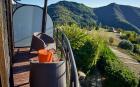 images/sejour-ardeche-maison-hotes/chambres-spacieuses-et-calmes-maison-hotes-de-charme/chambre-detente-montagne-nature-verdure/chambre_3-4.jpg