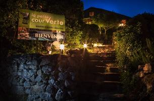 images/sejour-ardeche-maison-hotes/la-maison-hotes-gite-beaumont/galerie-photos-magnifiques-vacances-en-ardeche/gite-de-charme-en-ardeche-beaumont-france_19.jpg