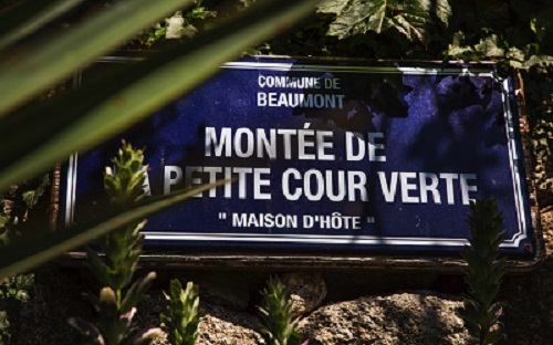 commune de beaumont la montee la petite cour verte